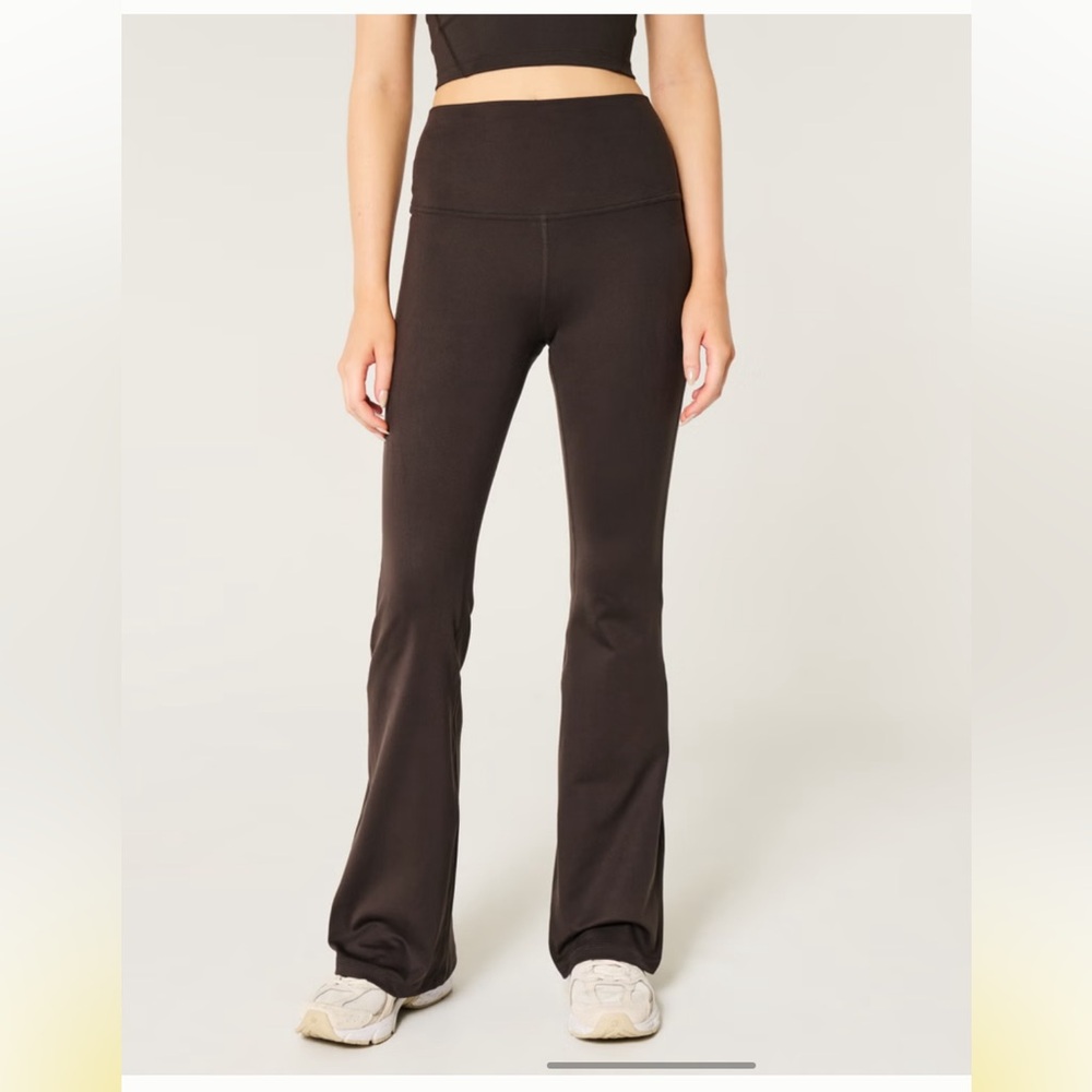 GILLY HICKS ACTIVE RECHARGE FLARE LEGGINGS